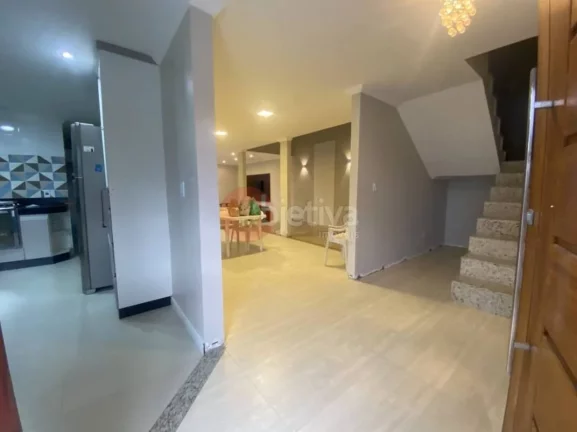 Imagem Casa duplex, 5 quartos, Condomínio dos Pássaros - Cabo Frio