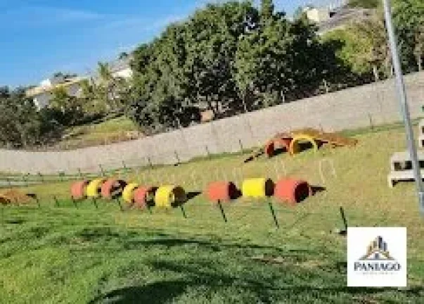 Imagem Sobrado com Porteira Fechada no Condomínio Brisas Cuiabá - Sofisticação e Confor