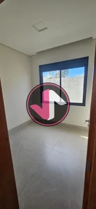 Imagem Descubra o paraíso em Cuiabá! Esta deslumbrante Casa em Condomínio está localizada no bairro Sã...