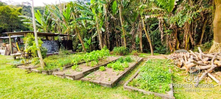 Imagem Casa com 5 dormitórios à venda, 620 m² por R$ 1.650.000 - Próximo a Albuquerque - Teresópolis/RJ