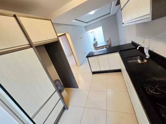 Imagem Apartamento semi mobiliado com 2 dormitórios e 1 vaga no Santa Regina em Camboriú/SC