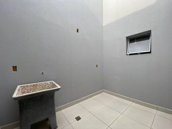Imagem Casa à venda com 2 domitórios com suíte, próximo de tudo!
