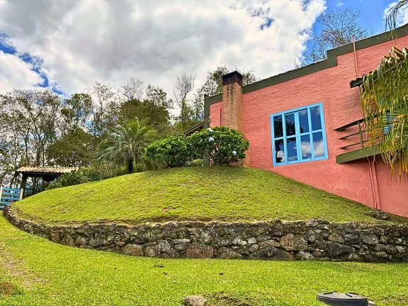 Imagem O privilégio de acordar diante da Pedra do Baú: Exclusividade e Paz