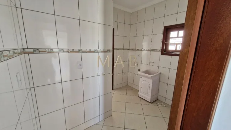 Imagem Imperdível: Casa à venda em Florianópolis-SC, Ingleses! 4 quartos, 1 suíte, 2 salas, 3 banheiros, 3 vagas, 240m².