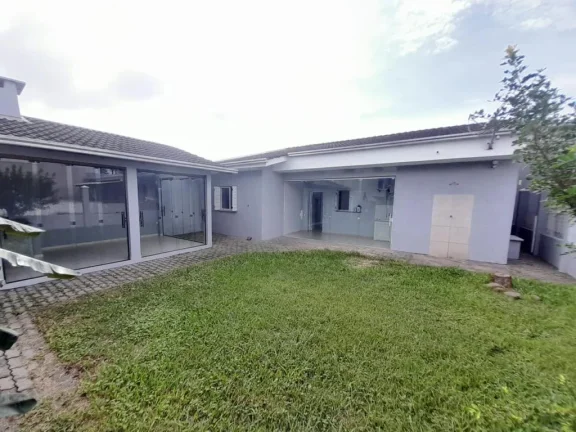 Foto do imóvel: Casa 3 Dormitórios - Bairro Jardim Beira Mar