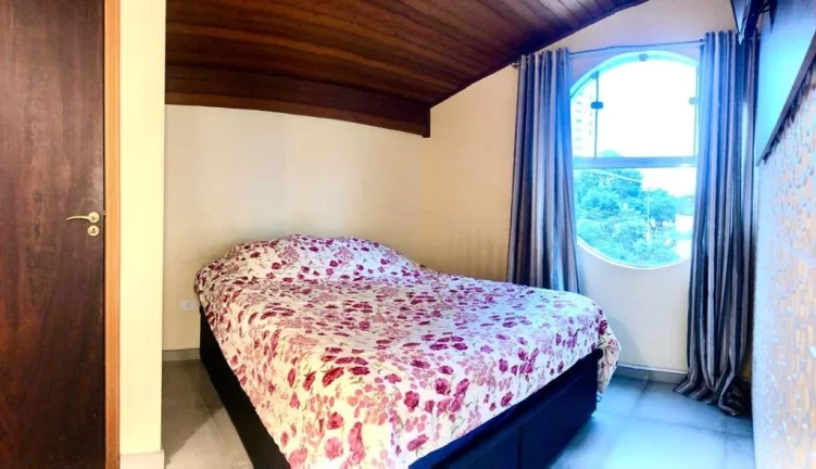 Imagem Sobrado Jd. Avelino - 200 m² - 4 Dormitórios - 2 Banheiros - Espaço Gourmet - 2 Vagas.