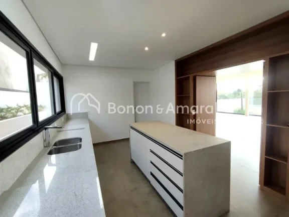Imagem Maravilhosa casa em condomínio fechado, moderna, integrada, ampla e com vista para a reserva Alphav...