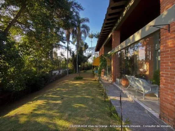 Imagem Chác. Vale do Rio Cotia - 2.650 m² de terreno! 4d(2sts). Linda c/ lareira, adega, piscina e gourmet. Ótima edícula!