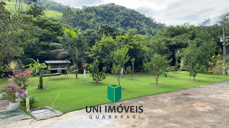 Imagem Linda chácara com nascente em Iguape com 2 excelentes casas, em Guarapari.