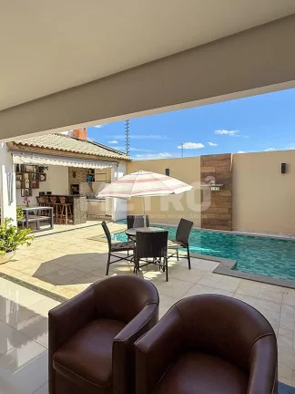 Imagem Casa à venda em condomínio, 3 suítes, Área gourmet ampla, piscina, Petrolina-PE