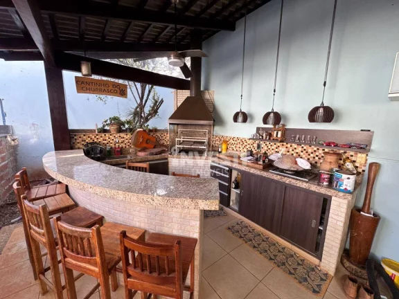 Imagem Casa com 4 dormitórios para alugar, 350 m² por R$ 9.700/mês - Loteamento Portal do Sol I - Goiânia/GO
