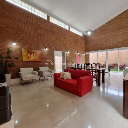Imagem Encante-se com esta linda casa estilo sobrado, localizada no tranquilo e arborizado Bosque de Barão...