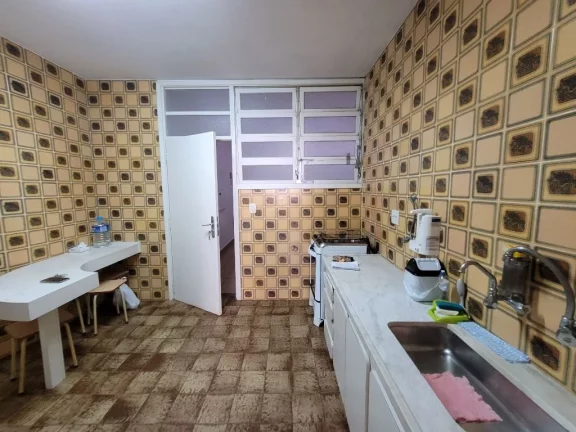 Imagem PITANGUEIRAS – FRENTE AO MAR COM MARAVILHOSA VISTA, MARAVILHOSO APARTAMENTO TOTALMENTE AMPLO E AREJADO, GARAGEM EM PARQUEAMENTO.