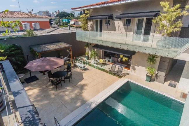 Imagem Casa com excelente localização e ótima segurança, reformada pela Arquiteta Arquiteta Gisela Bent...