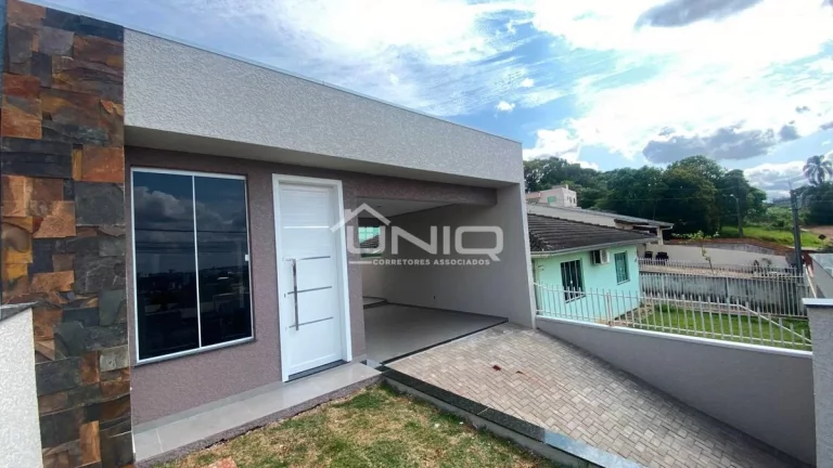 Imagem Casa Suíte + 02 Quartos - Cristo Rei