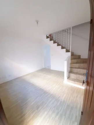 Imagem Sobrado com 2 dormitórios à venda, 48 m² por R$ 220.000,00 - Vila João Ramalho - Santo André/SP