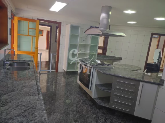 Imagem Casa com Piscina em Condomínio - VENDA / LOCAÇÃO