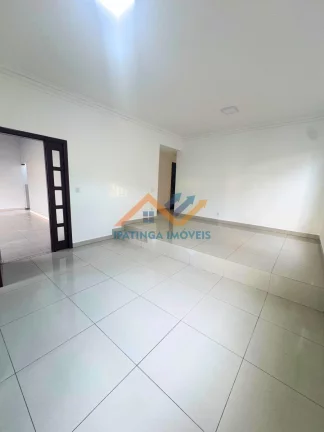 Imagem Casa de 3 quartos no bairro das Águas perto do HMC