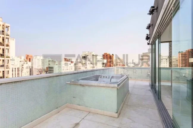 Imagem Cobertura no Jardins: 3 quartos, 1 suíte, 4 salas, 4 banheiros, 3 vagas - São Paulo-SP - 550m²!