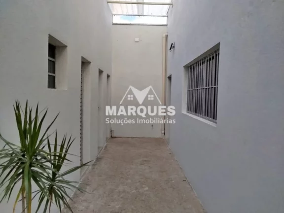 Imagem Terreno de 301m² com Salão Versátil no Jardim das Figueiras