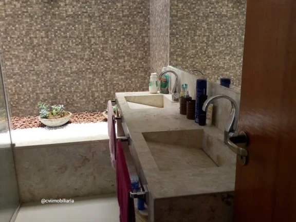 Imagem Casa moderna. 1o piso em conceito aberto, ampla sala, cozinha americana com ilha, lavabo, despensa, ...