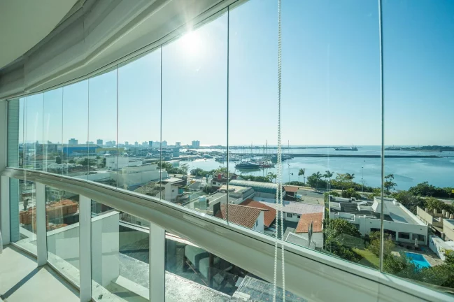 Imagem Duplex com 3 dormitórios à venda sendo 3 suítes, 328.96 m² por - R$ 8.750.000,00 - Fazenda - Itajaí/SC