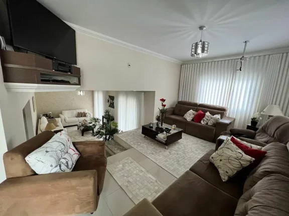 Imagem Casa 3 Dormitórios(2 S), 240,89m2 - Barreiros - São José/SC