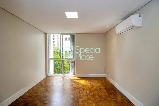 Imagem Apartamento com 183m², planta bem distribuída e pronto para morar em localização privilegiada. R...