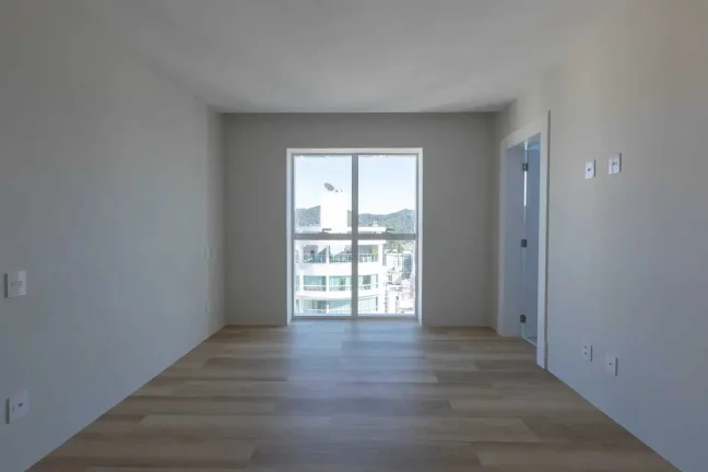 Imagem Apartamento vista mar e andar alto! Com 4 suítes e 3 vagas no Bairro Pioneiros em Balneário Camboriú
