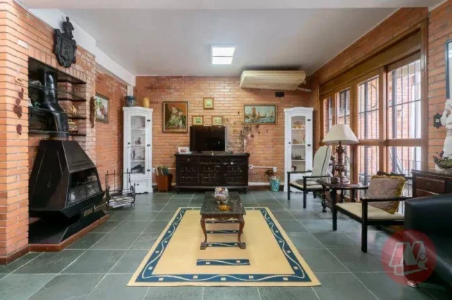 Imagem Casa com 3 dormitórios, 299 m² - venda por R$ 2.385.000,00 ou aluguel por R$ 23.499,00/mês - Boa Vista - Porto Alegre/RS