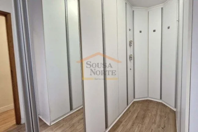 Imagem Sobrado com 163m² de área construída, composto por 3 dormitórios, sendo 1 suíte com varanda, 4 ...