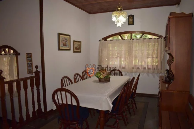 Imagem Casa com 3 dormitórios à venda, 292 m² por R$ 1.500.000 - Vila Inglesa - Campos do Jordão/SP