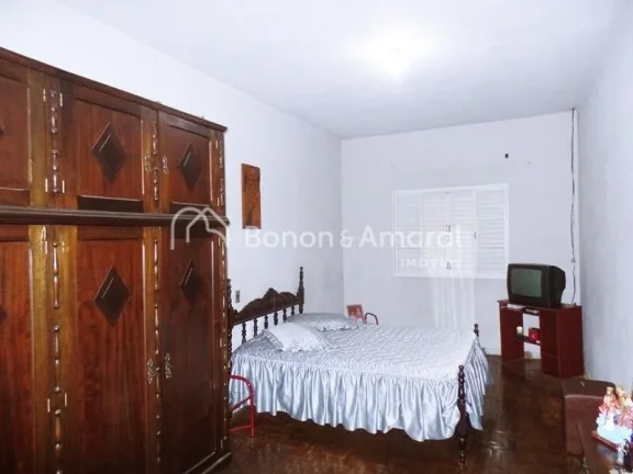 Imagem Venda, casa, Taquaral em Campinas.
Zoneamento ZC 2. 
A poucos metros da lagoa do Taquaral.
Fácil ac...