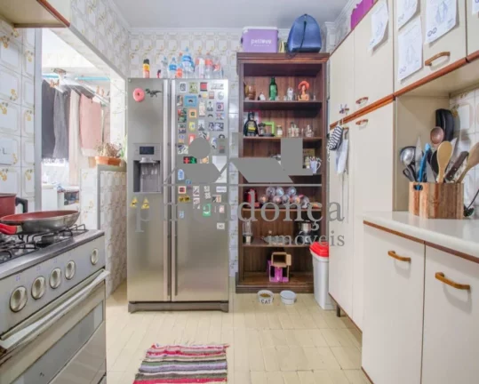 Imagem Apartamento com living para 02 ambientes, piso de tacos, bem distribuído, 03 dormitórios, banheiro...