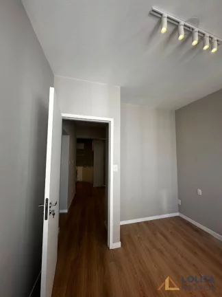 Imagem Apartamento à venda, de 2 quartos no Centro de Florianópolis.