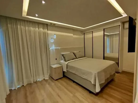Imagem Apartamento vista mar mobiliado com 2 dormitórios sendo 1 suíte e 1 vaga de garagem na Brava