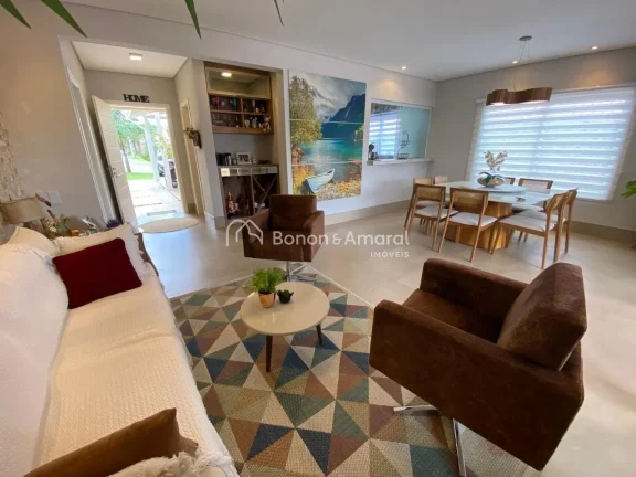 Imagem Casa à venda, com sala de estar e jantar integradas à área gourmet, piscina e terreno espaçoso. ...