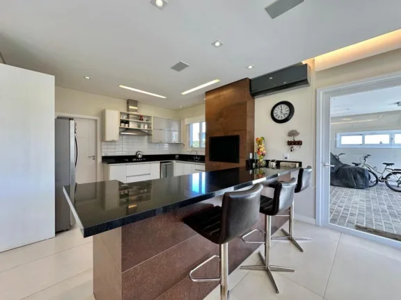 Imagem Casa em Condominio 4 Dormitórios - Bairro Zona Nova