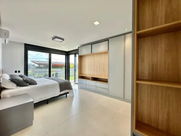 Imagem Casa em Condominio 5 Dormitórios - Bairro --