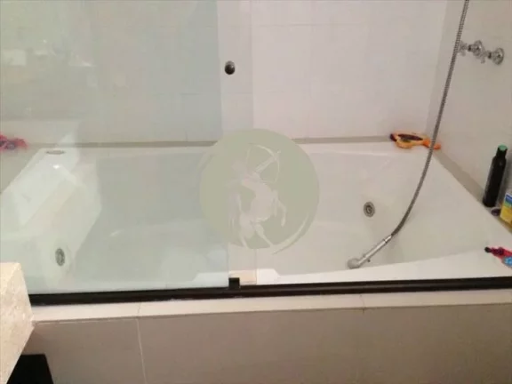 Imagem APARTAMENTO GRANDE PROXIMO AO CANAL 4 A 2 QUADRAS DA PRAIA.