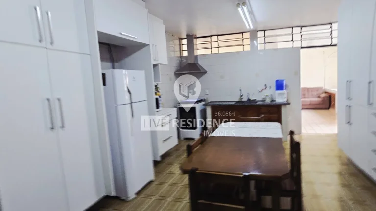 Imagem Casa térrea em zona comercial!