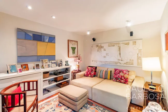Imagem Vila Madalena Venda - 3 Suítes - 3 Vagas - Piscina aquecida - 180m²