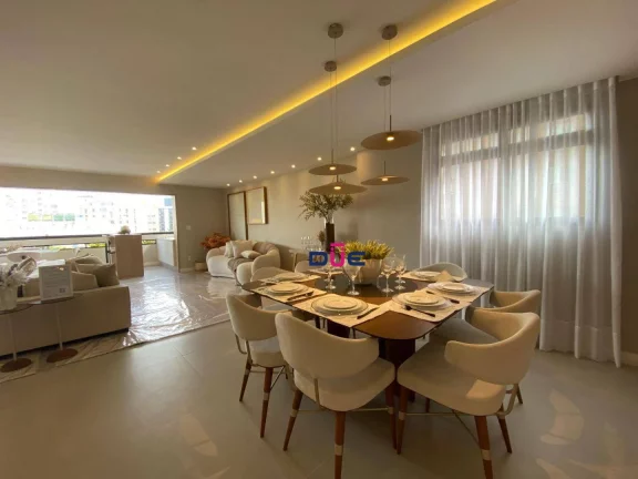 Imagem Apartamento de Alto Padrão com 4 Suítes e 3 vagas demarcadas, Retrofit-Acabamento Impecável na Vila Rica, Santos