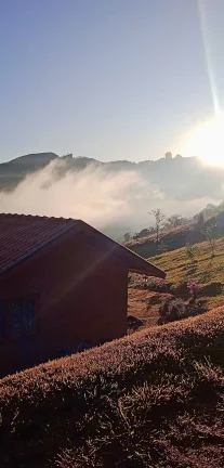 Imagem Refúgio Bucólico em São Bento do Sapucaí: 30.000 m², Chalés Prontos e Vista Privilegiada para a Pedra do Baú