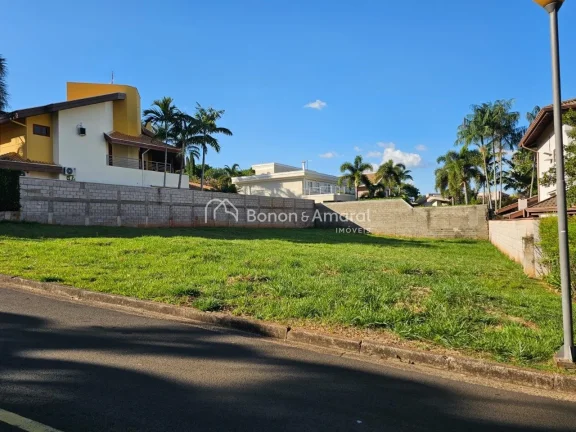 Imagem Oportunidade de negócio!
Terreno de 900 m², sol da manhã, bem localizado no meio da quadra em con...