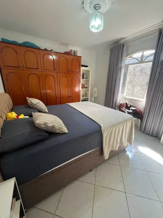 Imagem Casa com 3 dormitórios e 4 vagas sendo 2 cobertas - Floresta | Joinville/SC