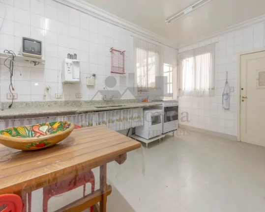 Imagem Apartamento em Higienópolis com 3 quartos sendo 1 suite e 1 vaga, 217 m2