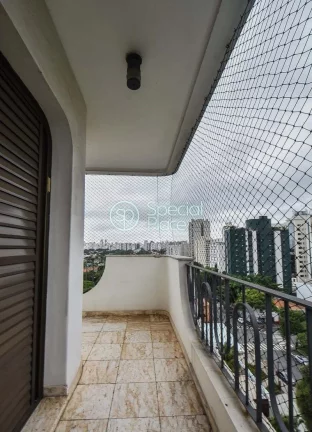 Imagem Ótimo apartamento com 320m² no Campo Belo, um por andar. Amplo living com varanda, home theather, ...