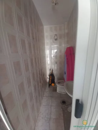 Imagem Casa de construção sólida em rua s/saída próximo centro de Cotia.,doct ok!