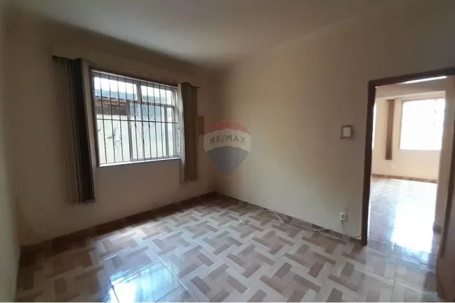 Imagem Apartamento tipo casa em Cascadura , 3 quartos, 2 banheiros e 3 quintais!!